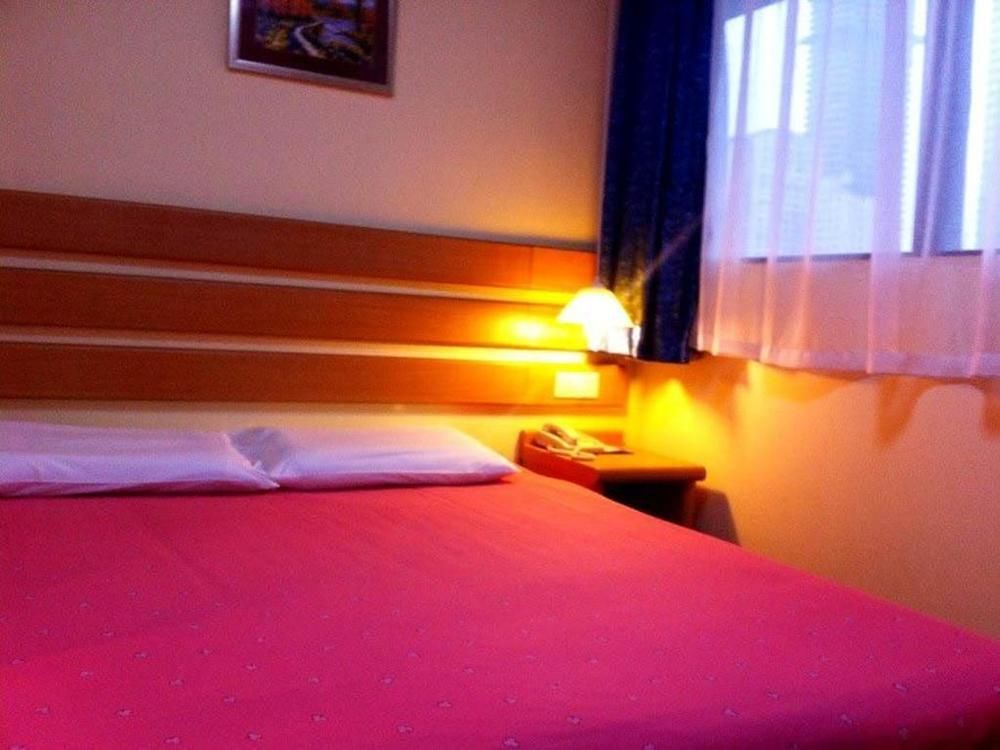 Home Inn Hotel Guiyang Fushui Middle Road Eksteriør billede